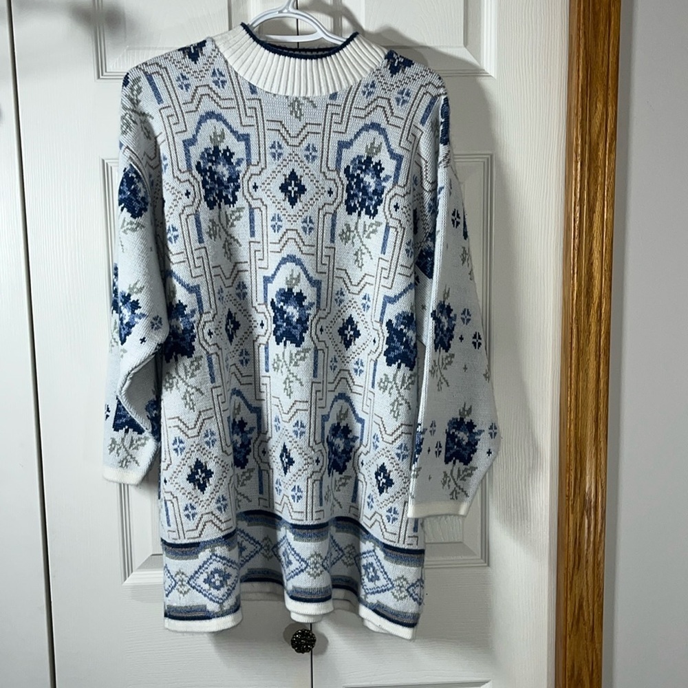 Grace Sweater – Blue & White Floral Knit Pullover (Retro Style, Size Lar…